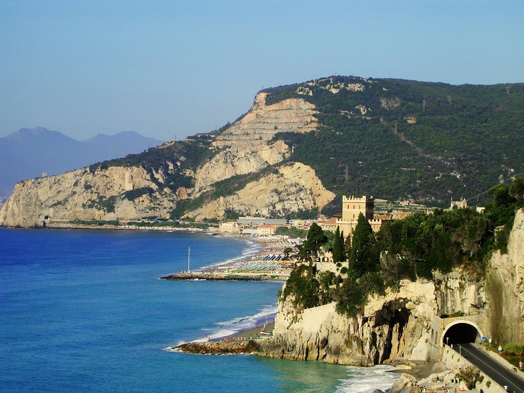 R&B Sterlizia Hotel Finale Ligure Exterior photo
